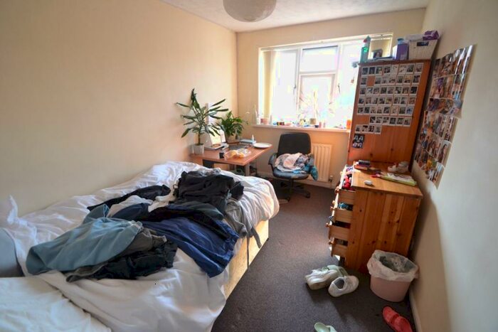 7 Bedroom House To Rent In Ingham Grove -, Uon, NG7