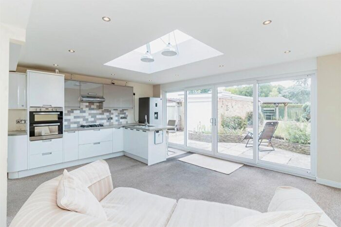 4 Bedroom Detached House For Sale In Rivermead Road, Exeter, EX2