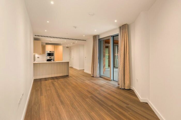 1 Bedroom Apartment To Rent In Nine Elms Lane, London, SW11
