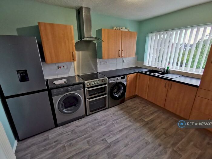 2 Bedroom Flat To Rent In Sprowston, Norwich, NR7