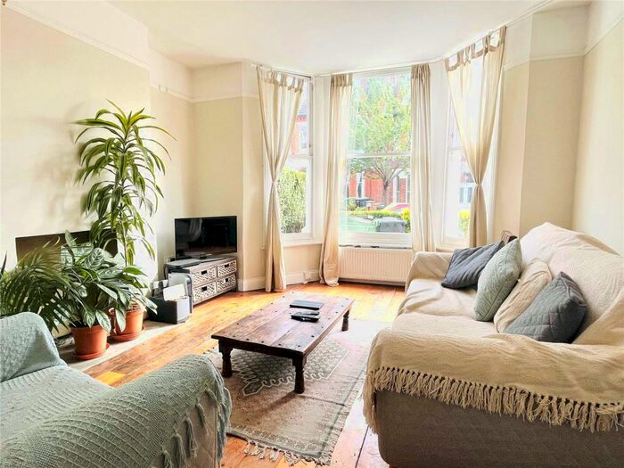 1 Bedroom Apartment To Rent In Kestrel Avenue, London, SE24