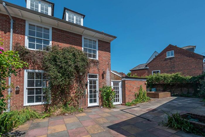 3 Bedroom End Of Terrace House For Sale In Abbots Place, Canterbury, CT1