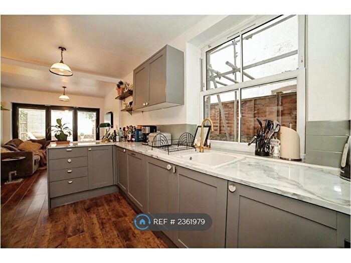 2 Bedroom Flat To Rent In Scrubs Lane, London, NW10