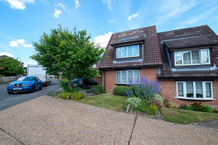 3 Bedroom Property To Rent In Farriers Way, Uckfield, TN22