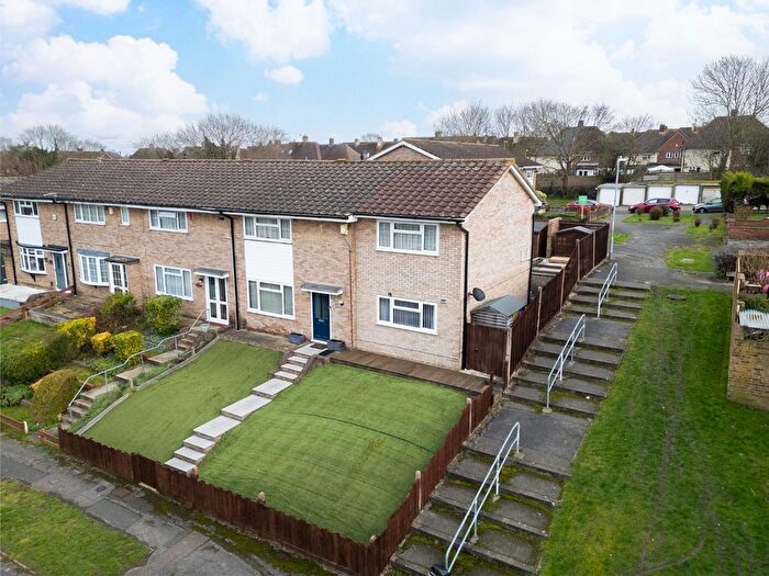 3 Bedroom End Terrace House For Sale In Lorton Close, Gravesend, Kent, DA12