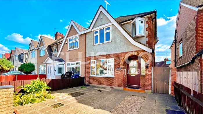 3 Bedroom End Terrace House For Sale In Worcester Gardens, Greenford, UB6