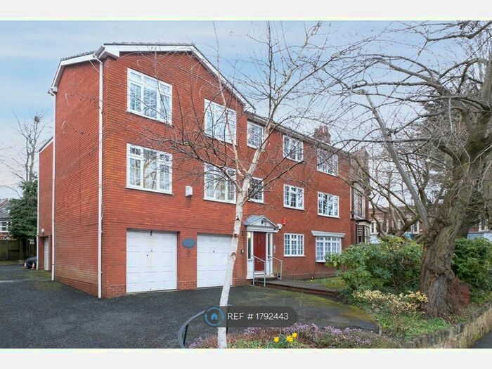 2 Bedroom Flat To Rent In Chantry Court, Moseley, Birmingham, B13