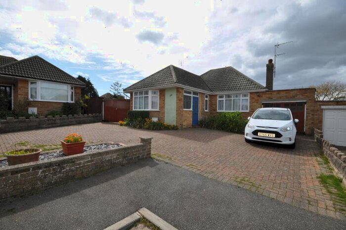 2 Bedroom Detached Bungalow For Sale In Rainham Way, Frinton-on-sea, CO13