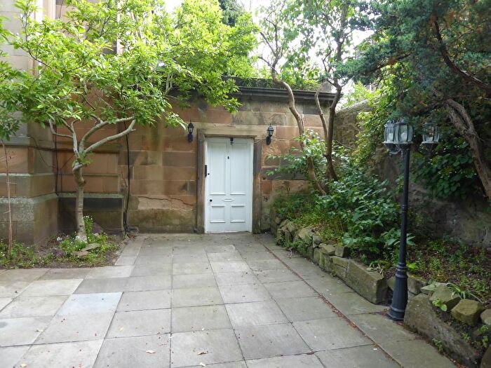 5 Bedroom Flat To Rent In Merchiston Avenue, Merchiston, Edinburgh, EH10