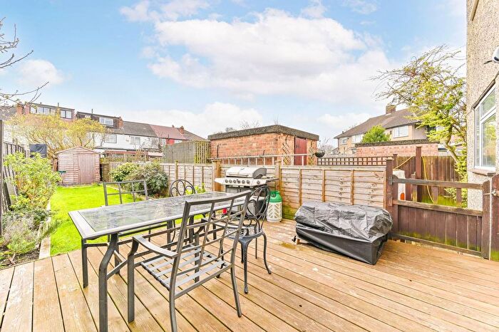 2 Bedroom Maisonette For Sale In Oxtoby Way, Norbury, London, SW16