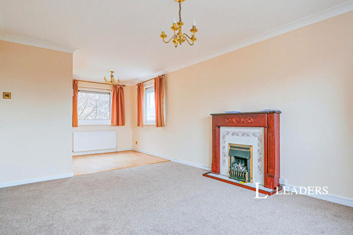 2 Bedroom Flat To Rent In Perry Gardens, Poole, BH15