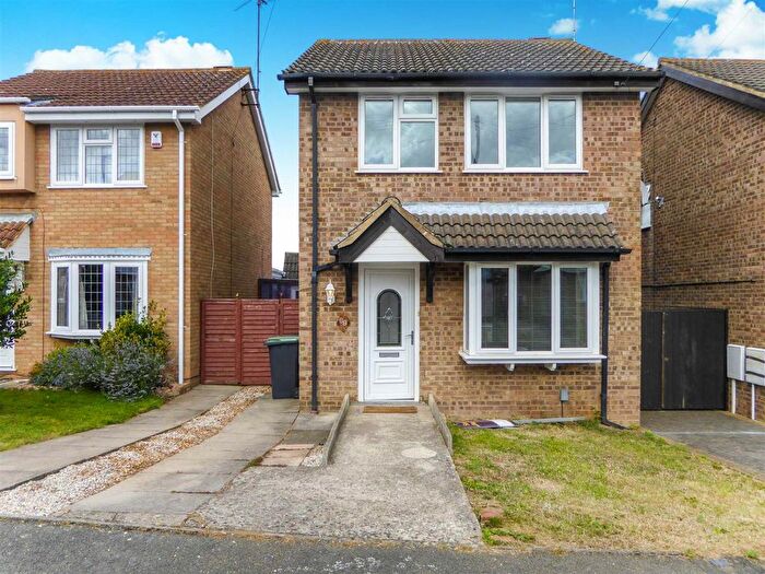 3 Bedroom Detached House To Rent In Keats Way, Rushden, NN10