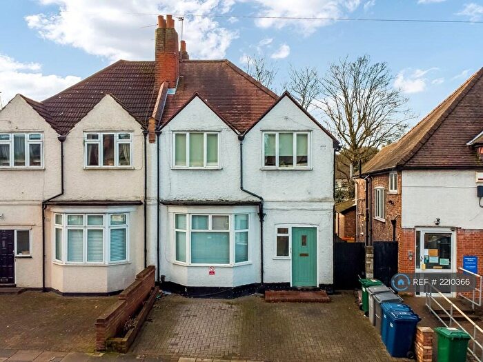2 Bedroom Maisonette To Rent In Lichfield Grove, London, N3