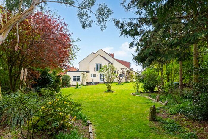 5 Bedroom Detached House For Sale In Roxton Road, Great Barford, Bedford, MK44