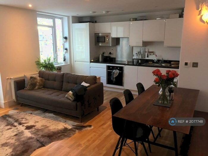 2 Bedroom Flat To Rent In Keymer Place, London, E14