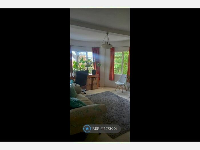 2 Bedroom Flat To Rent In Pages Lane, Uk, N10