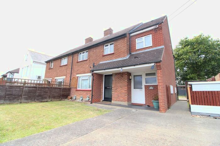 2 Bedroom Flat To Rent In Bilton Road, Hadleigh, SS7
