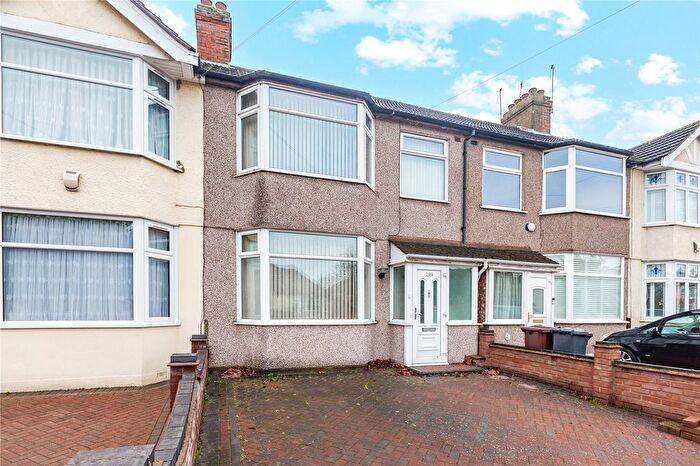 3 Bedroom Terraced House For Sale In Gorseway, Romford, RM7