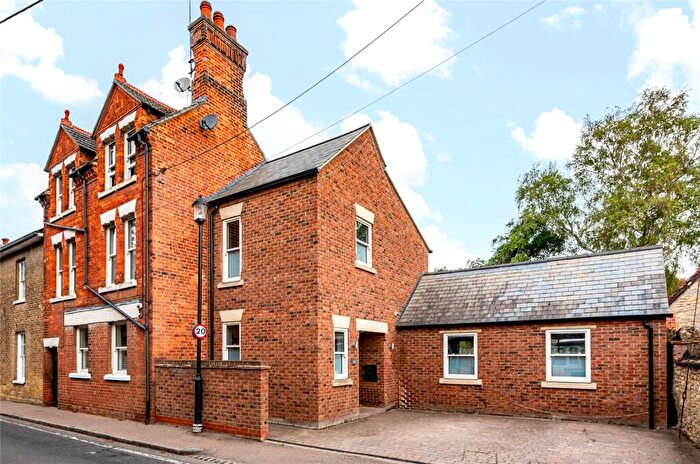 5 Bedroom Semi-Detached House For Sale In High Street, Harrold, Bedfordshire, MK43