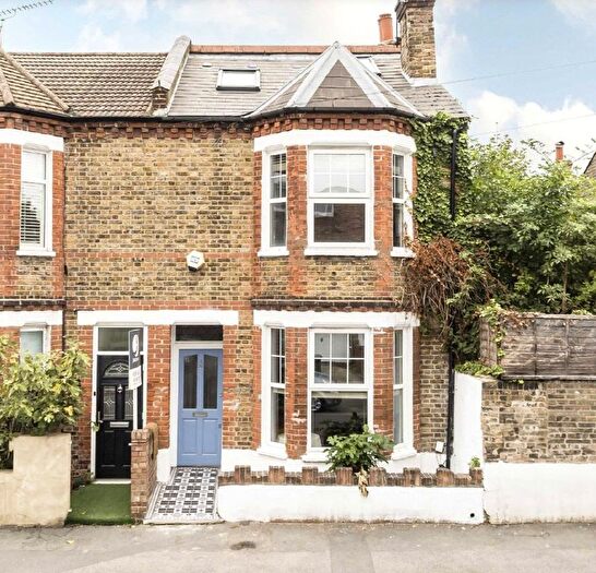 4 Bedroom End Of Terrace House To Rent In Chale Road, London, SW2