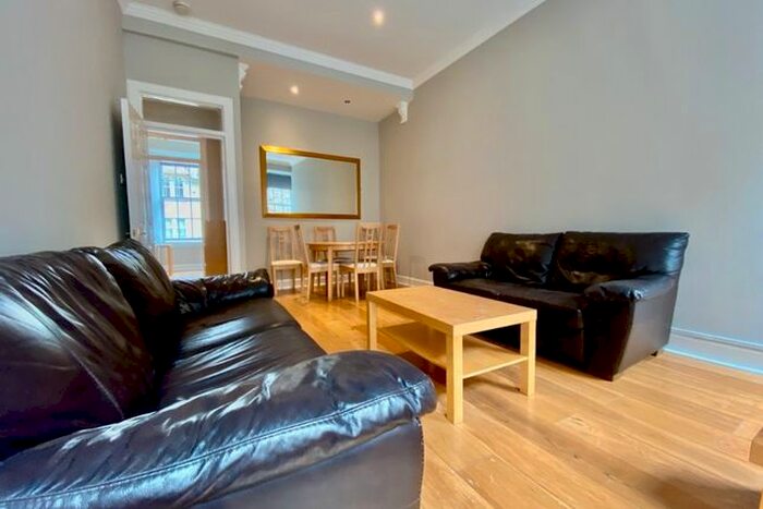 2 Bedroom Flat To Rent In Blair Street, Old Town, Edinburgh, EH1