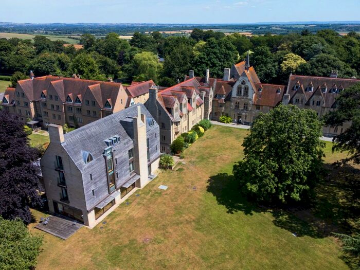 3 Bedroom Apartment To Rent In , The Runcie Building, Oxford, OX44