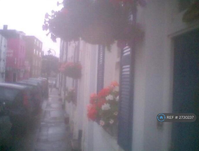 Studio To Rent In Cross Street, Hove, BN3