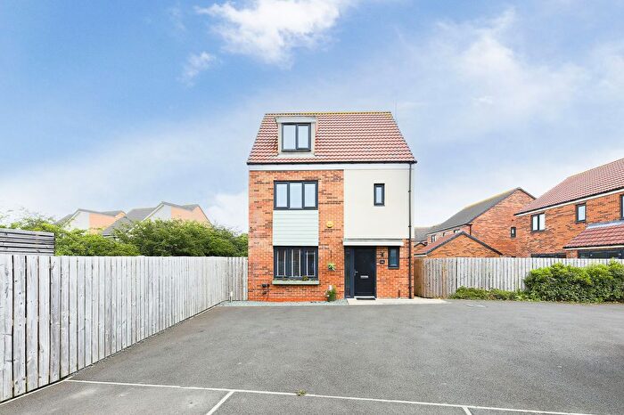 4 Bedroom Detached House For Sale In Cornmill Crescent, Holystone, NE27