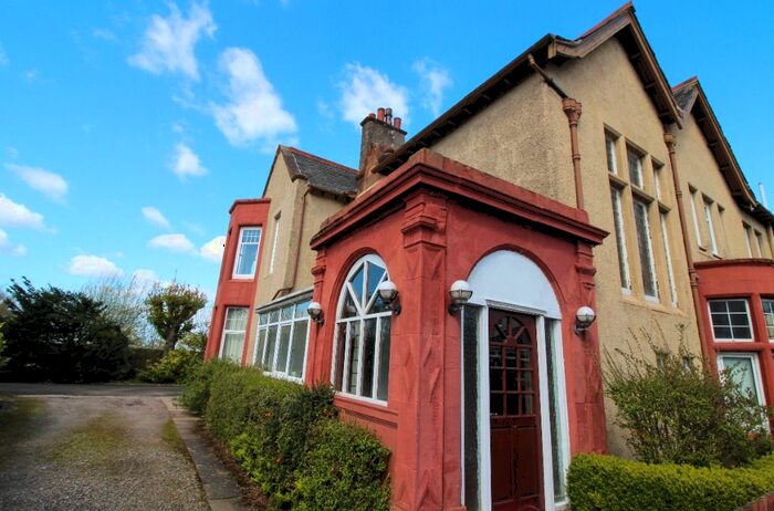 3 Bedroom Flat To Rent In Redding Road, Brightons, FK2