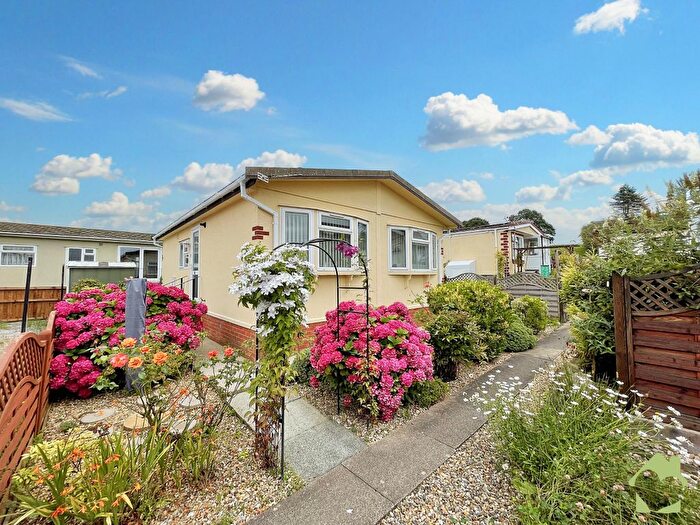 2 Bedroom Mobile/park Home For Sale In Havenlyn Residential Retirement Park, Lancaster New Road, Preston, PR3