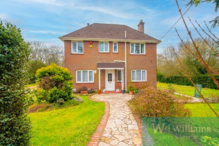 4 Bedroom Detached House For Sale In Lushington Hill, Wootton Bridge, PO33