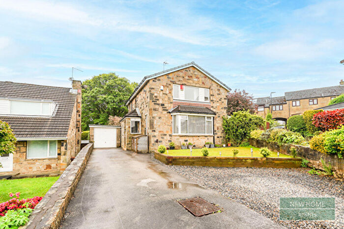 3 Bedroom Detached House For Sale In Ash Hill Dr, Shadwell, Leeds, LS17