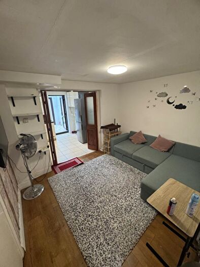 2 Bedroom Flat To Rent In Surman Terrace, Princes Road, Gidea Park, Romford, RM1
