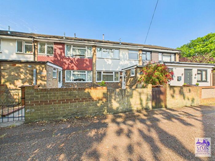 3 Bedroom Terraced House For Sale In Warren Wood Road, Rochester, ME1