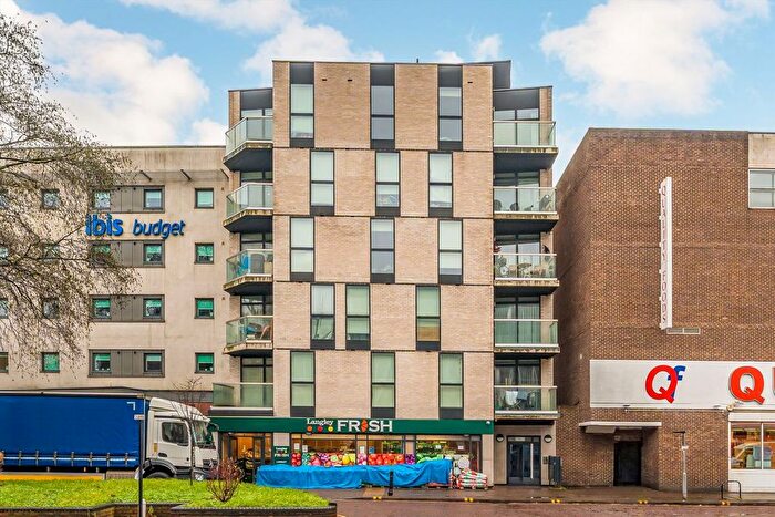 2 Bedroom Flat To Rent In Staines Road, Isleworth, TW3