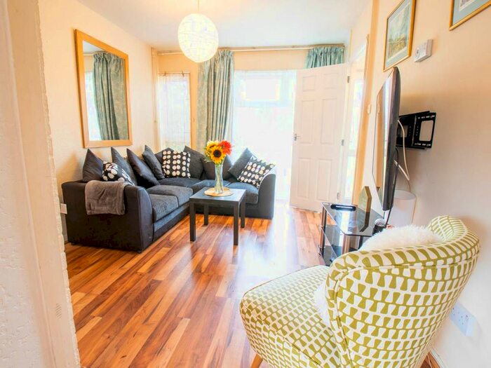 5 Bedroom Property To Rent In Somner Close, Canterbury, Kent, CT2