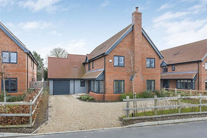 4 Bedroom Detached House To Rent In Barrow Close, Marcham, Abingdon, OX13