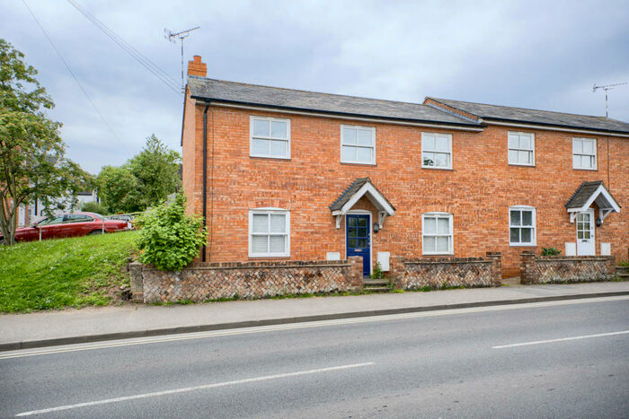 3 Bedroom Semi-Detached House To Rent In Heathcote Road, Leamington Spa, Warwickshire, CV31