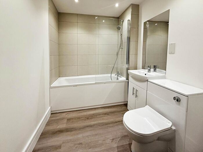 1 Bedroom Flat To Rent In Farnborough Road, Farnborough, GU14