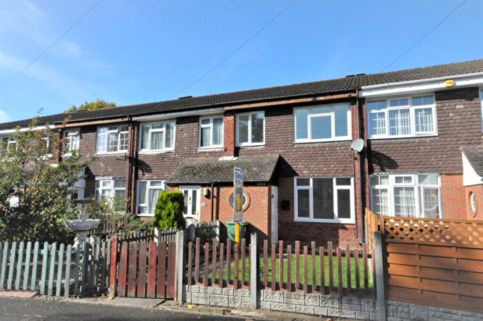 3 Bedroom Terraced House To Rent In Bromley Lane, Kingswinford, DY6