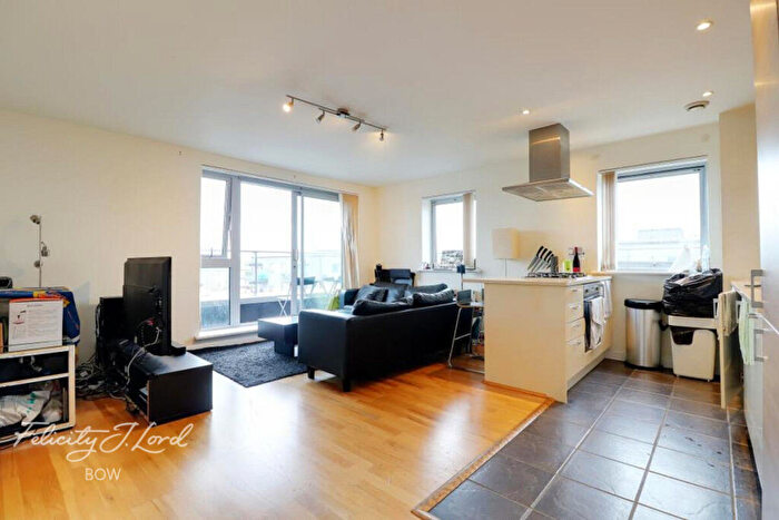 3 Bedroom Flat To Rent In Merchant Street, London, E3