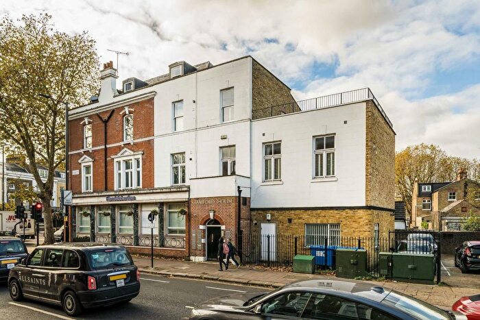 2 Bedroom Flat To Rent In Chiswick High Road, London, W4