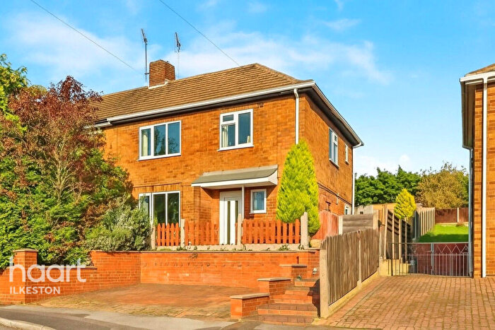 3 Bedroom Semi-Detached House For Sale In Ridgeway, Heanor, DE75