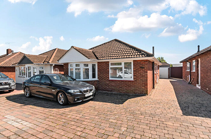 2 Bedroom Bungalow For Sale In Oak Road, Fareham, Hampshire, PO15