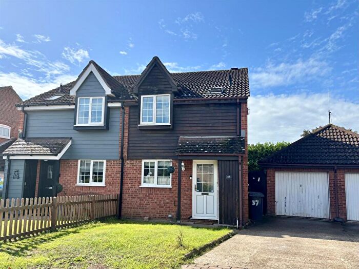 3 Bedroom Semi-Detached House For Sale In Marlowe Road, Larkfield, ME20