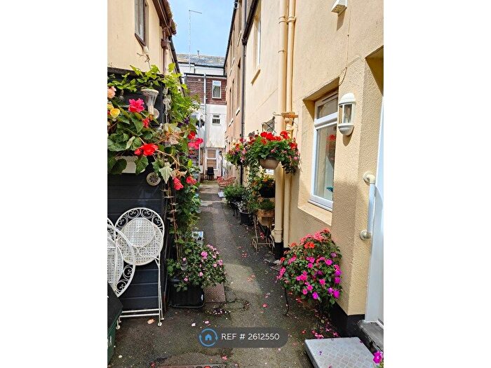 2 Bedroom Flat To Rent In Waterloo St, Teignmouth, TQ14
