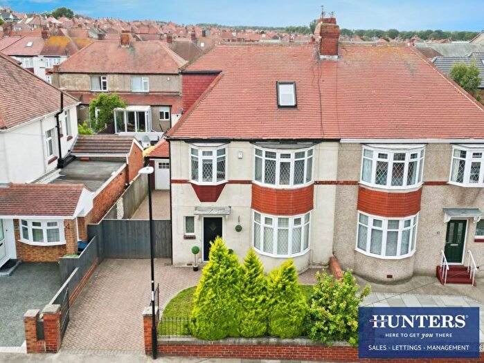 4 Bedroom Semi-detached House For Sale In Princes Avenue, Seaburn, Sunderland, SR6