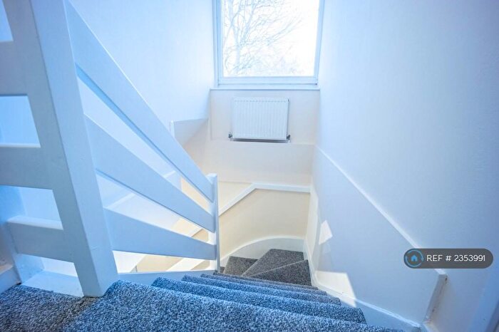 2 Bedroom End Of Terrace House To Rent In Hampstead Close, London, SE28