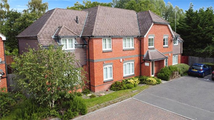 2 Bedroom Apartment For Sale In Mays Close, Earley, Reading, RG6