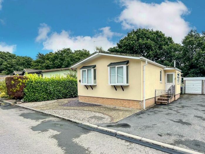 2 Bedroom Park Home For Sale In Lydeway, Devizes, SN10